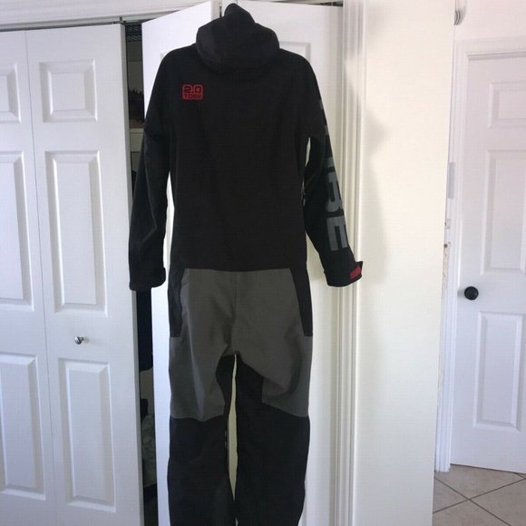 TOBE Privus Mono suit 2.0 Black/Red XS - Picture 4 of 6